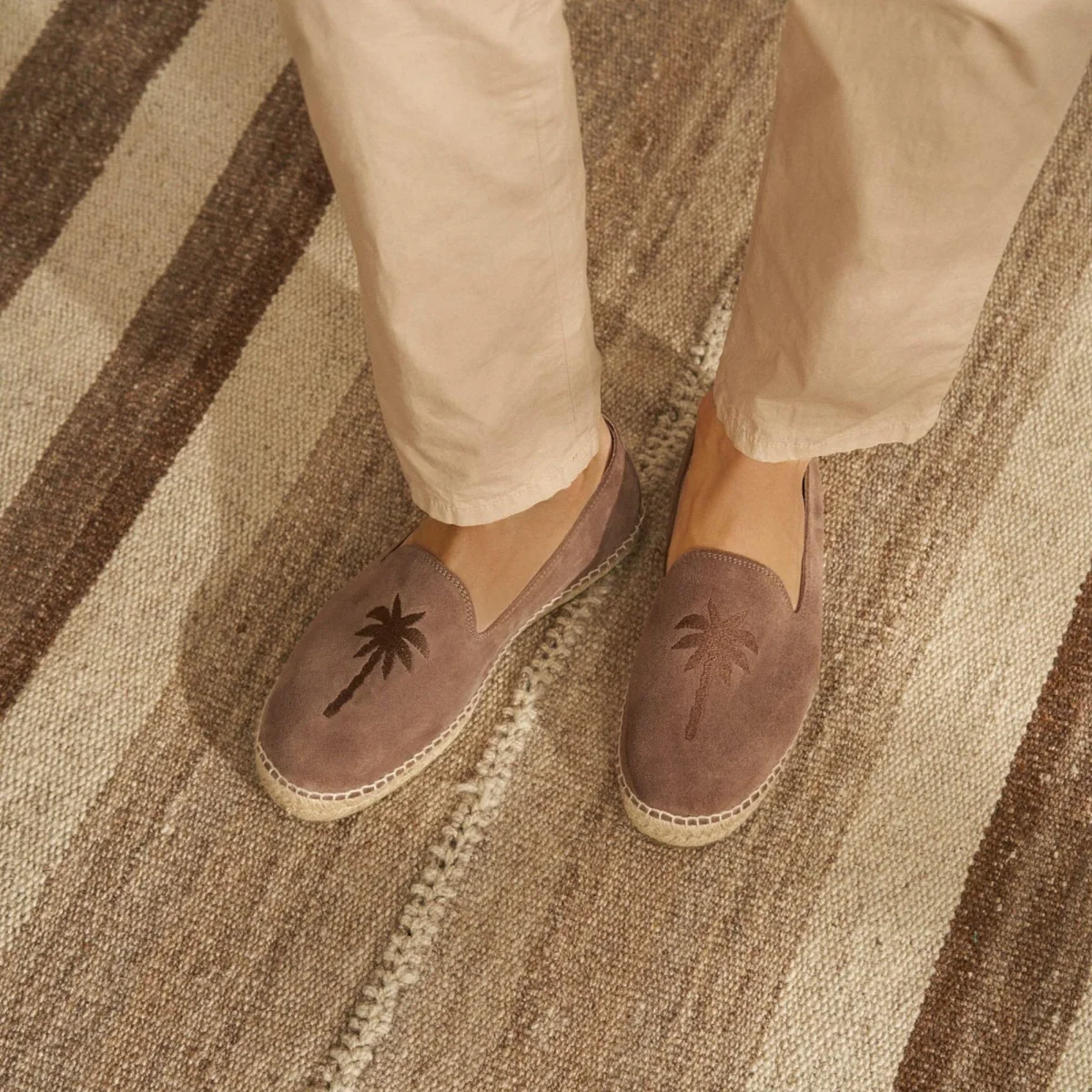 Espadrillas in camoscio Moka con ricamo palma - immagine 3