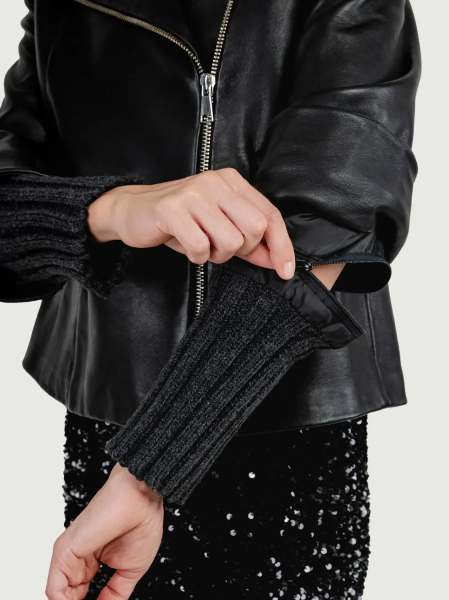 GIACCA GEMINI IN PELLE NERA CON MANICHE IN MAGLIA - immagine 6