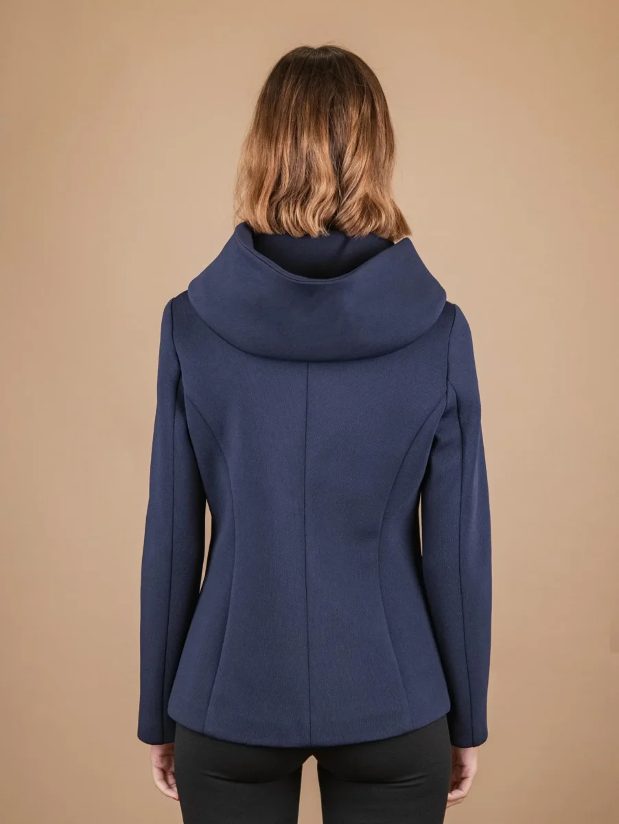 GIACCA TECNICA CON CAPPUCCIO E MAXI COLLO BLU - immagine 4