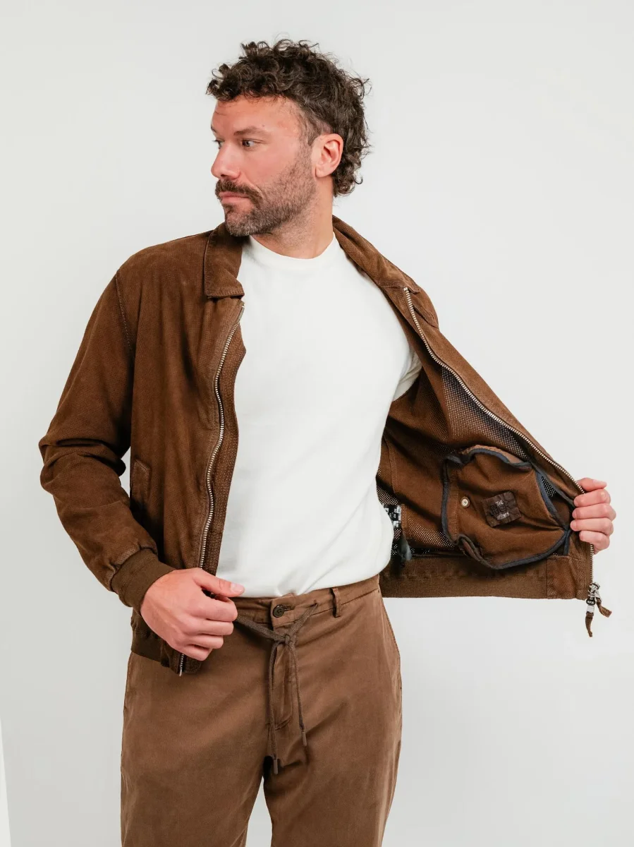 GIACCA ZEUS IN PELLE SCAMOSCIATA TRAFORATA MARRONE - immagine 3