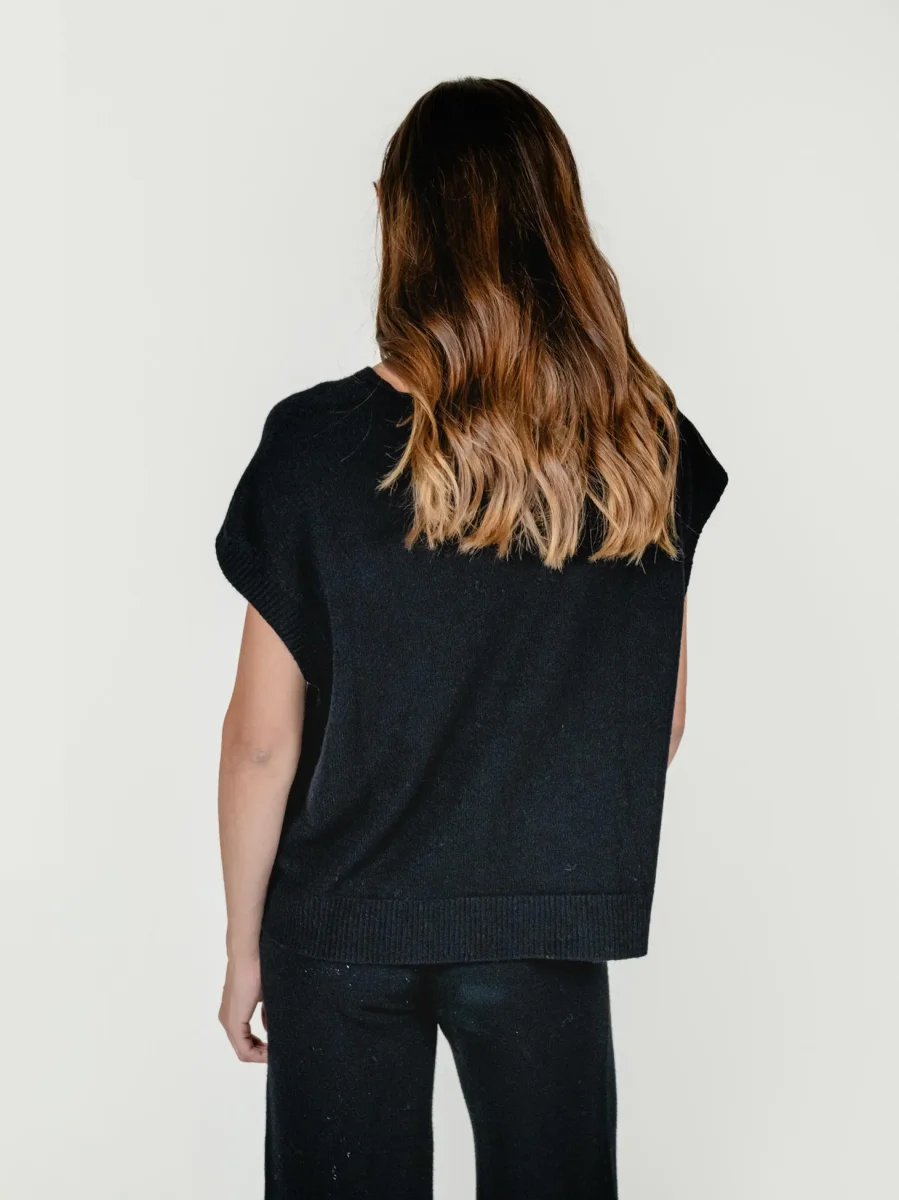 GILET CON BOTTONI NERO - immagine 4