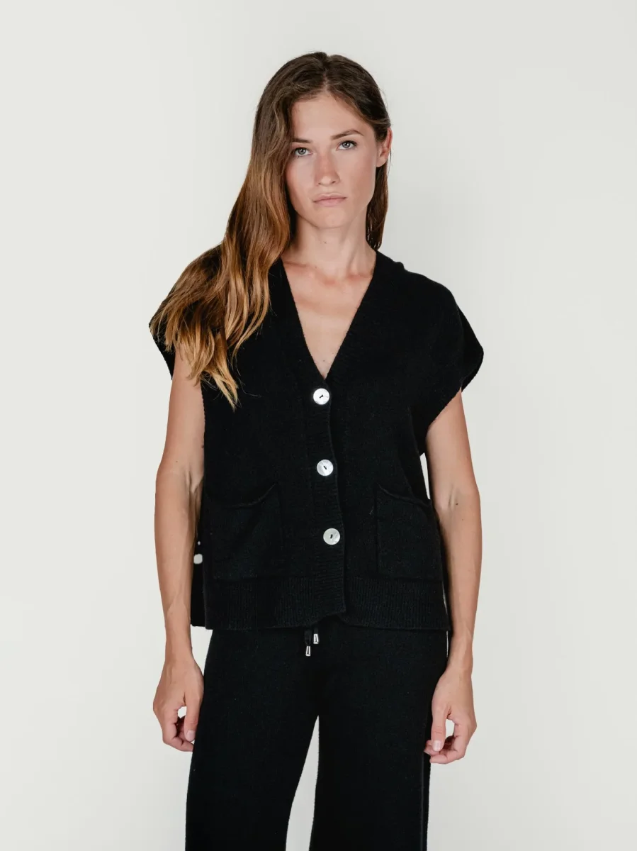 GILET CON BOTTONI NERO