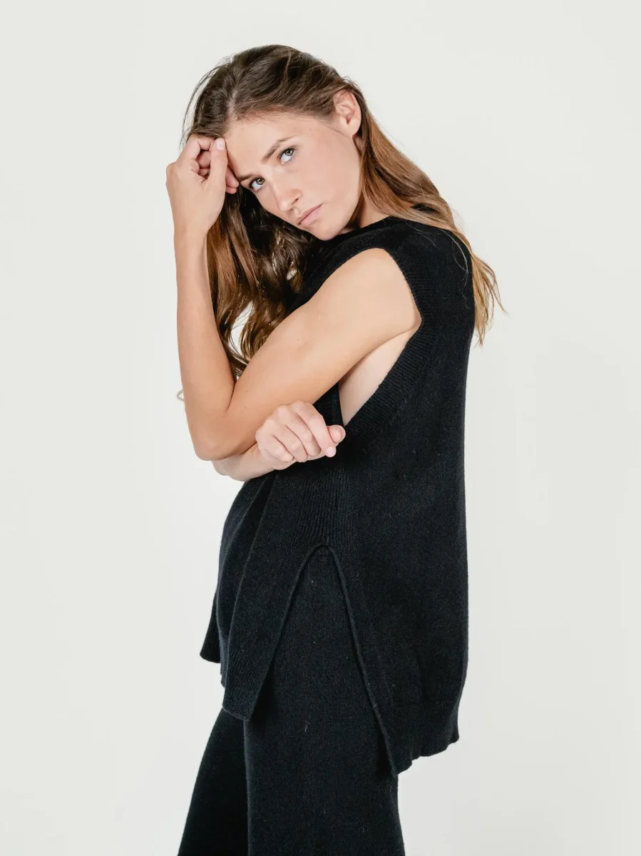 GILET LUNGO IN MAGLIA NERO - immagine 3