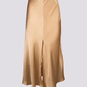 Gonna lunga in raso caramello con spacco