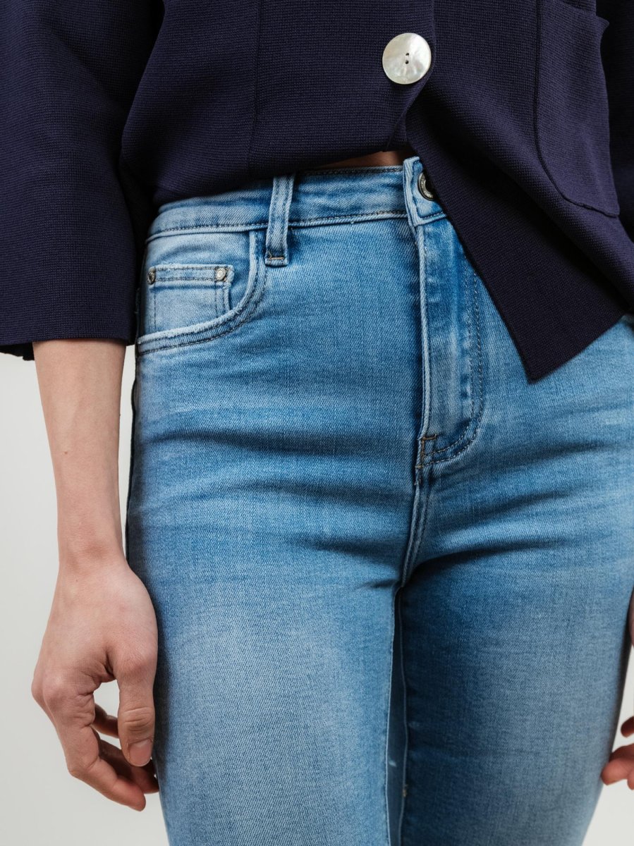 JEANS A ZAMPA IN DENIM CHIARO - immagine 6