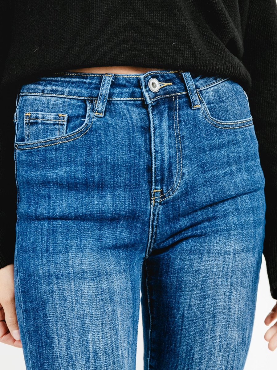 JEANS SFRANGIATO A TROMBETTA LAVAGGIO SCURO - immagine 6