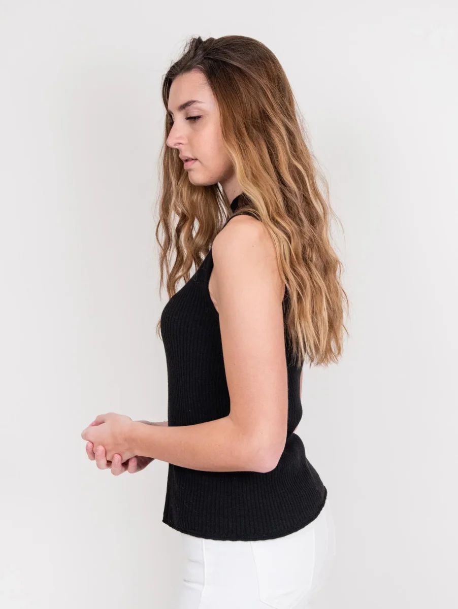 Lupetto smanicato a costine nero - immagine 4