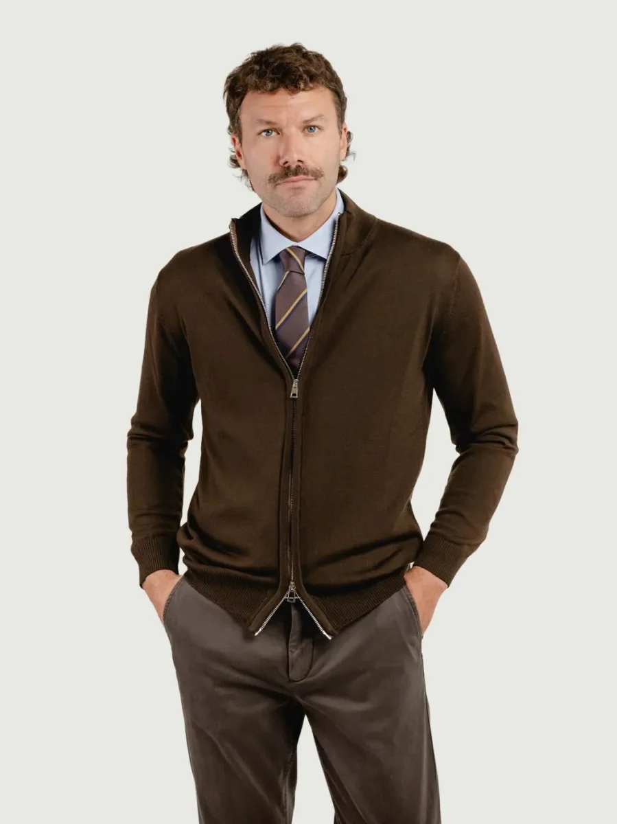 MAGLIA A LUPETTO CON ZIP IN LANA MERINO TESTA MORO