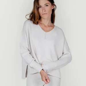 MAGLIA CON SCOLLO A V PANNA