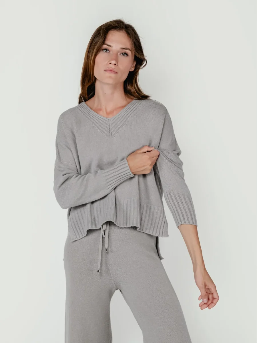 MAGLIA CON SCOLLO A V TORTORA