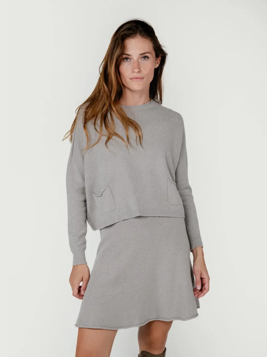 MAGLIA CORTA CON TASCHE TORTORA