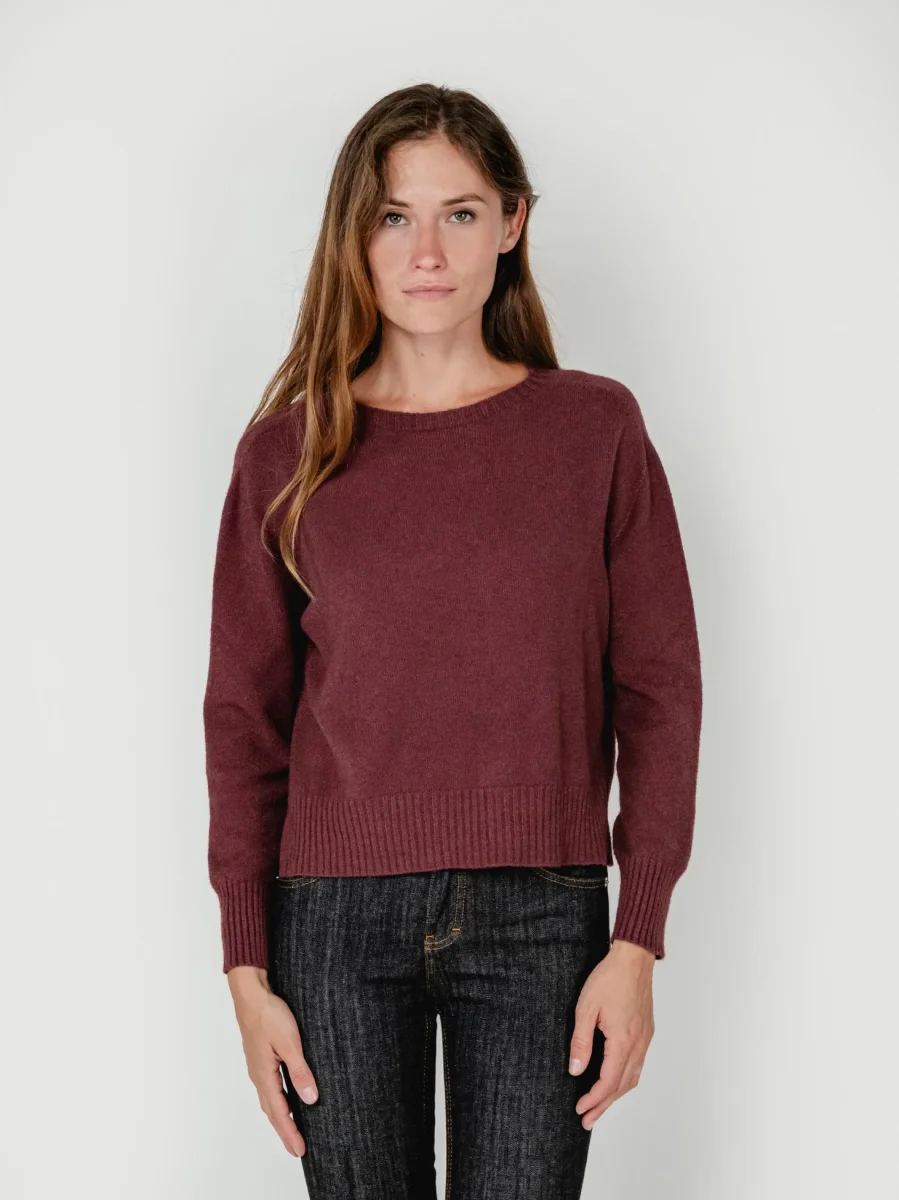 MAGLIA GIROCOLLO CON FONDO ASSIMETRICO BORDEAUX