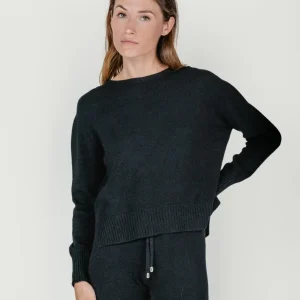 MAGLIA GIROCOLLO CON FONDO ASSIMETRICO NERO