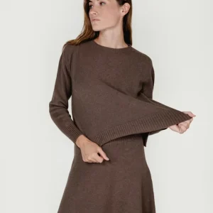 MAGLIA GIROCOLLO CON FONDO ASSIMETRICO TABACCO