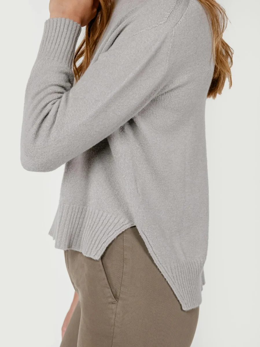 MAGLIA GIROCOLLO CON FONDO ASSIMETRICO TORTORA - immagine 5