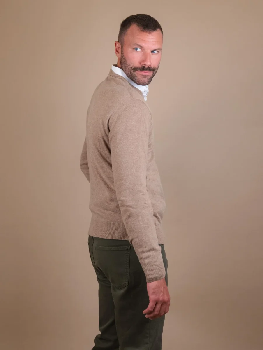 MAGLIA SCOLLO A V IN LANA MISTO CASHMERE BEIGE - immagine 3