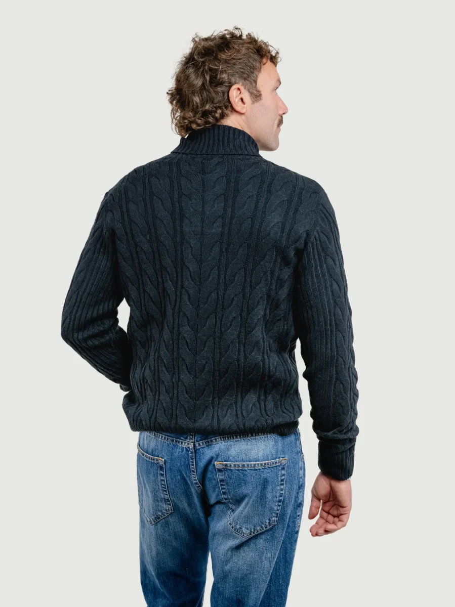 MAGLIONE A TRECCE CON COLLO SCIALLATO BLU - immagine 4