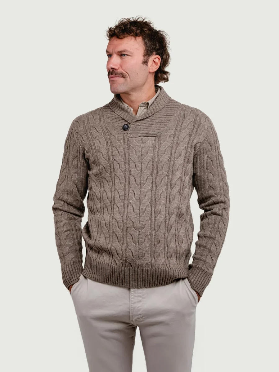 MAGLIONE A TRECCE CON COLLO SCIALLATO TORTORA