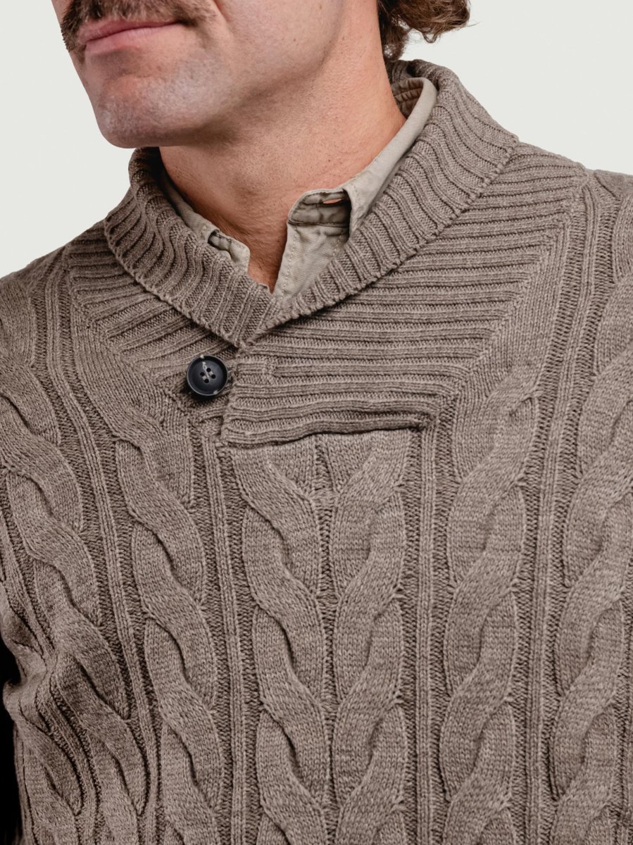 MAGLIONE A TRECCE CON COLLO SCIALLATO TORTORA - immagine 5