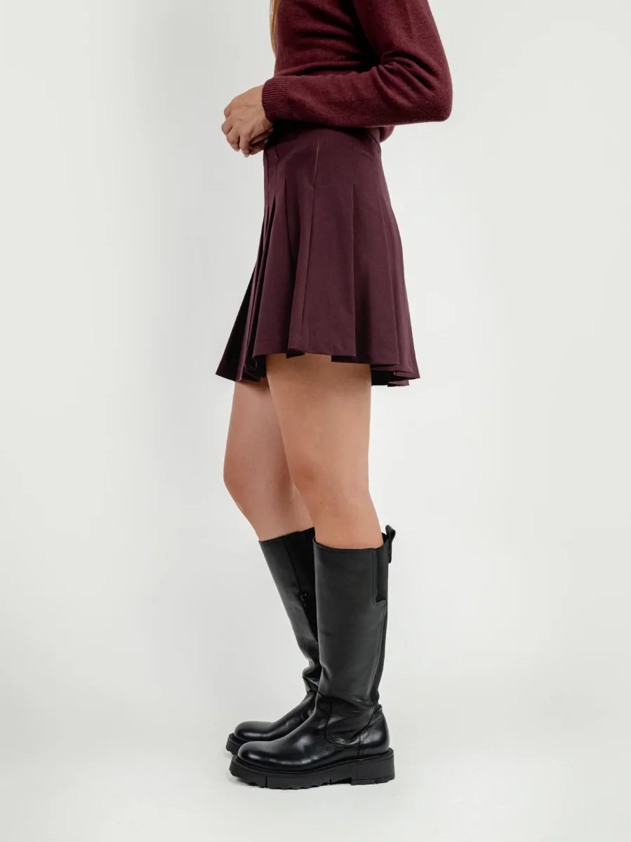 MINIGONNA CON PIEGHE COLOR VINO - immagine 4