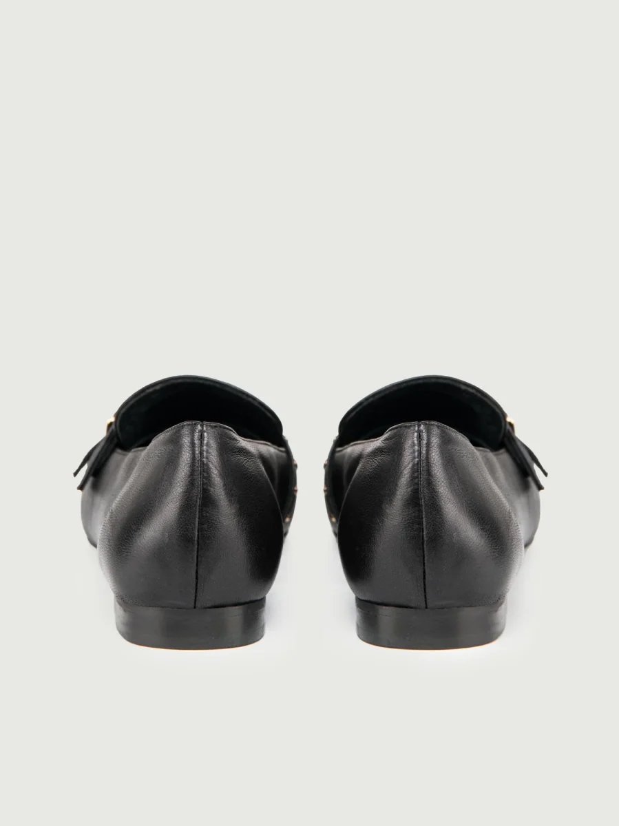 MOCASSINO CON BORCHIE IN PELLE NERA - immagine 4