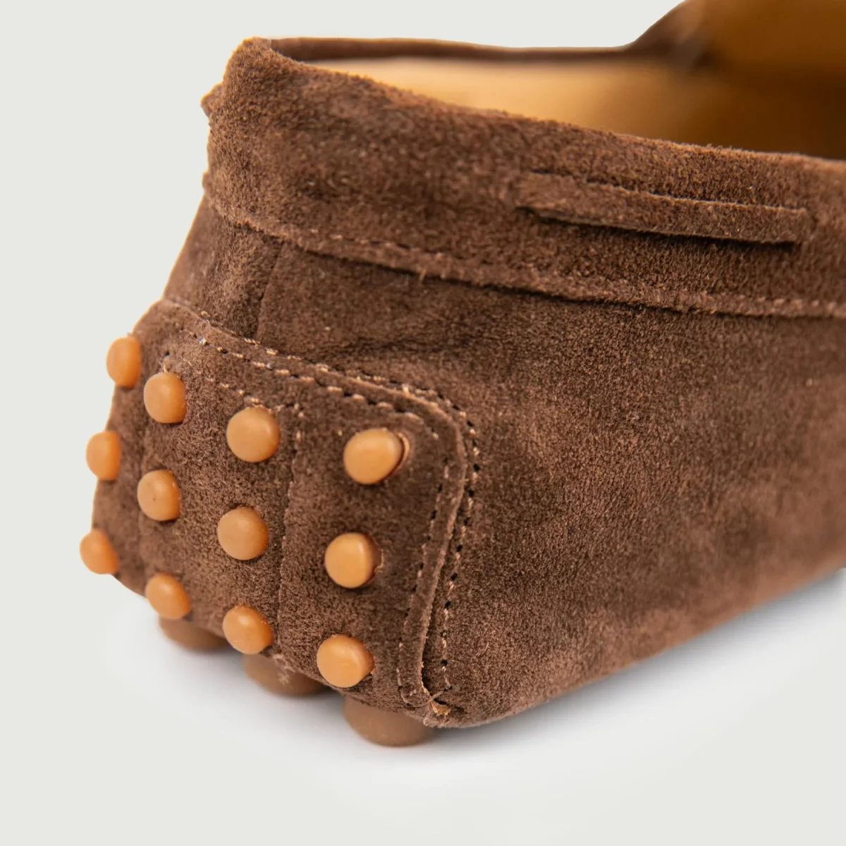 MOCASSINO CON GOMMINI IN CAMOSCIO MARRONE - immagine 6