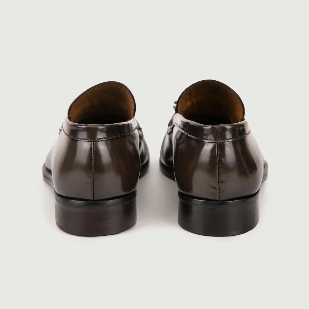 MOCASSINO CON NAPPINE IN PELLE SPAZZOLATA TESTA MORO - immagine 4