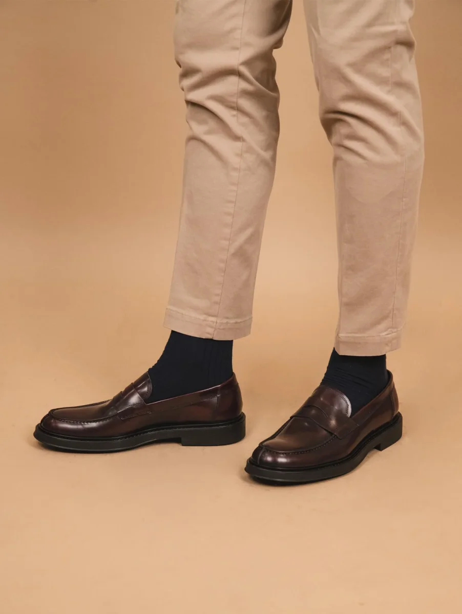 MOCASSINO CON PENNY FRONTALE IN PELLE SPAZZOLATA BORDEAUX - immagine 5