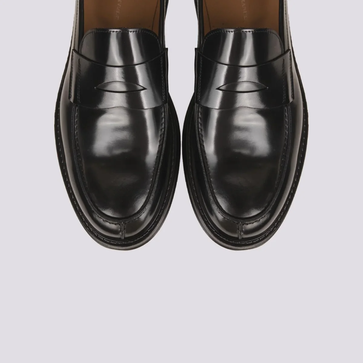 MOCASSINO CON PENNY FRONTALE IN PELLE SPAZZOLATA NERA - immagine 4