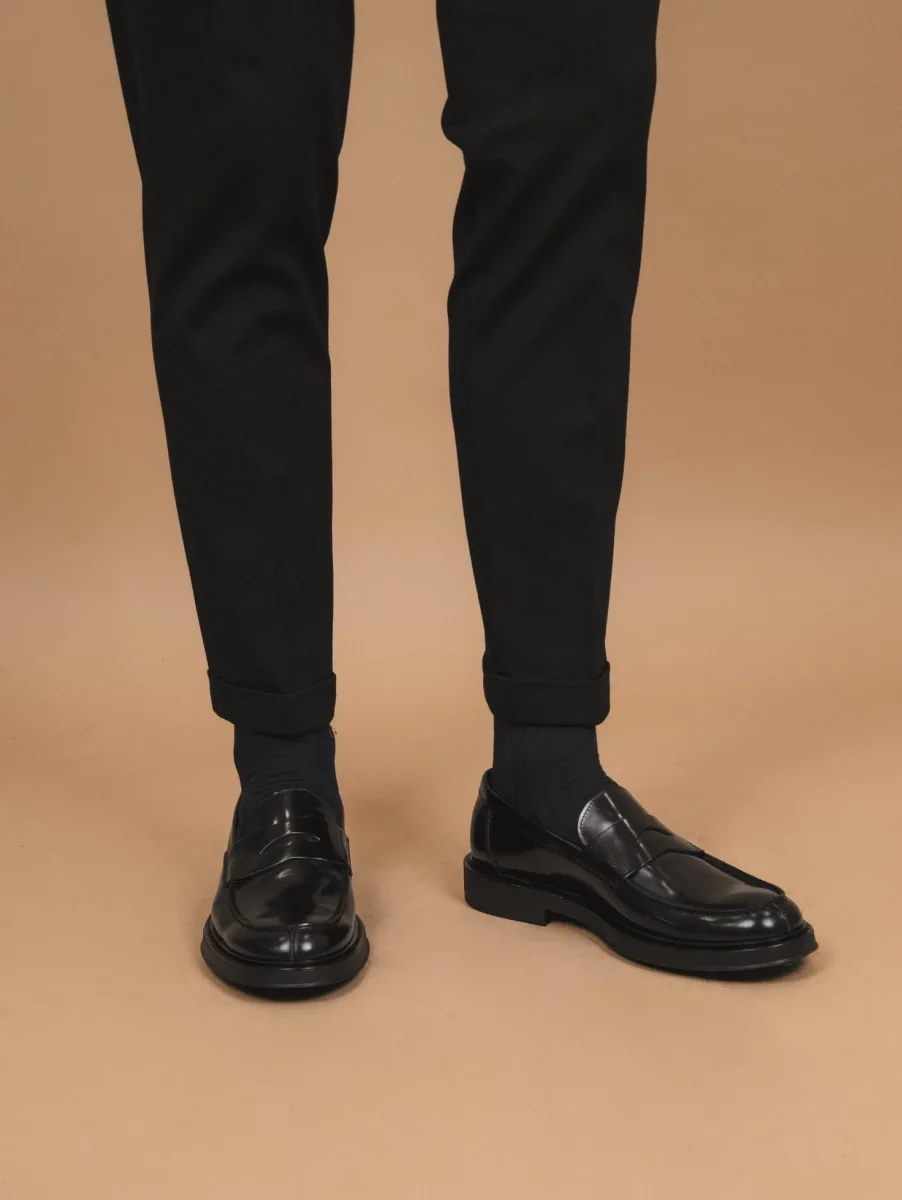 MOCASSINO CON PENNY FRONTALE IN PELLE SPAZZOLATA NERA - immagine 5