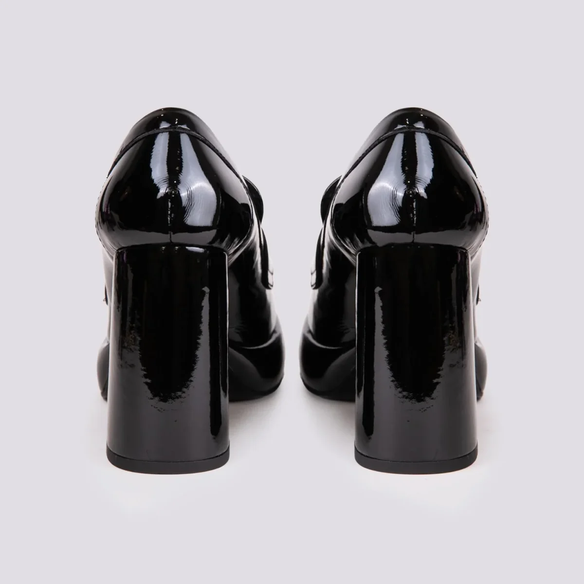 MOCASSINO CON PLATEAU E TACCO SPESSO IN VERNICE NERA - immagine 4