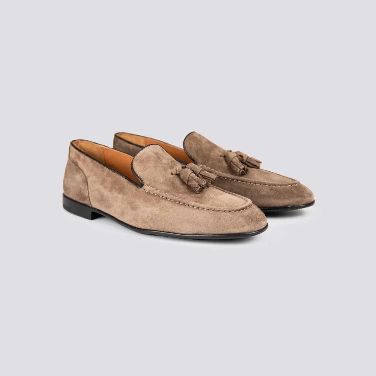 MOCASSINO IN CAMOSCIO BEIGE CON NAPPINE - immagine 3