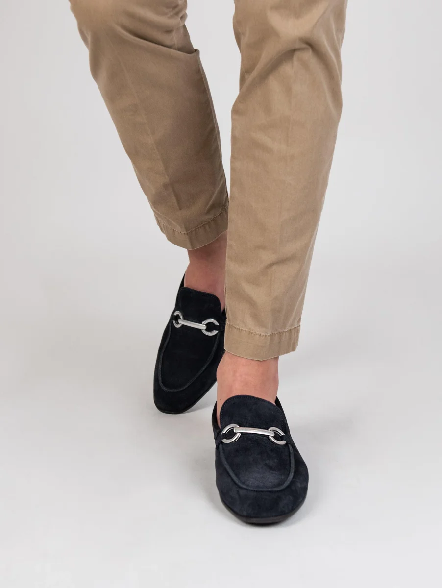 MOCASSINO IN CAMOSCIO CON FIBBIA - immagine 4