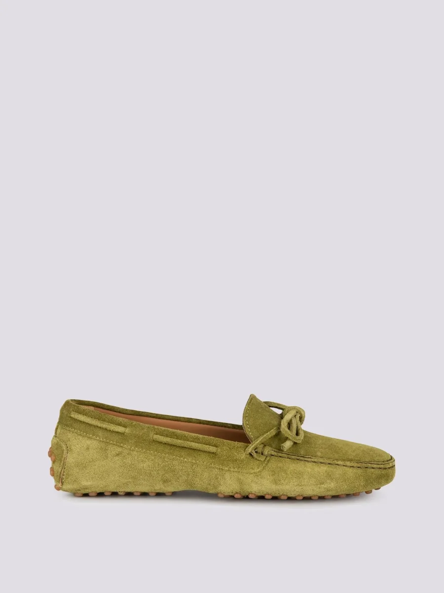 MOCASSINO IN CAMOSCIO PISTACCHIO CON GOMMINI