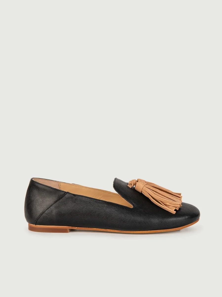 MOCASSINO IN NAPPA NERA CON MAXI NAPPINA