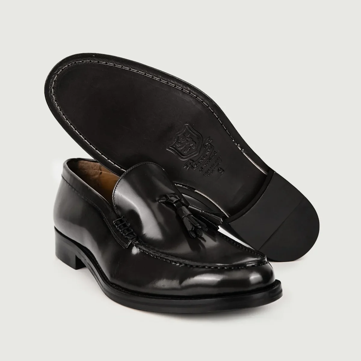 MOCASSINO IN PELLE SPAZZOLATA CON NAPPINE NERO - immagine 5