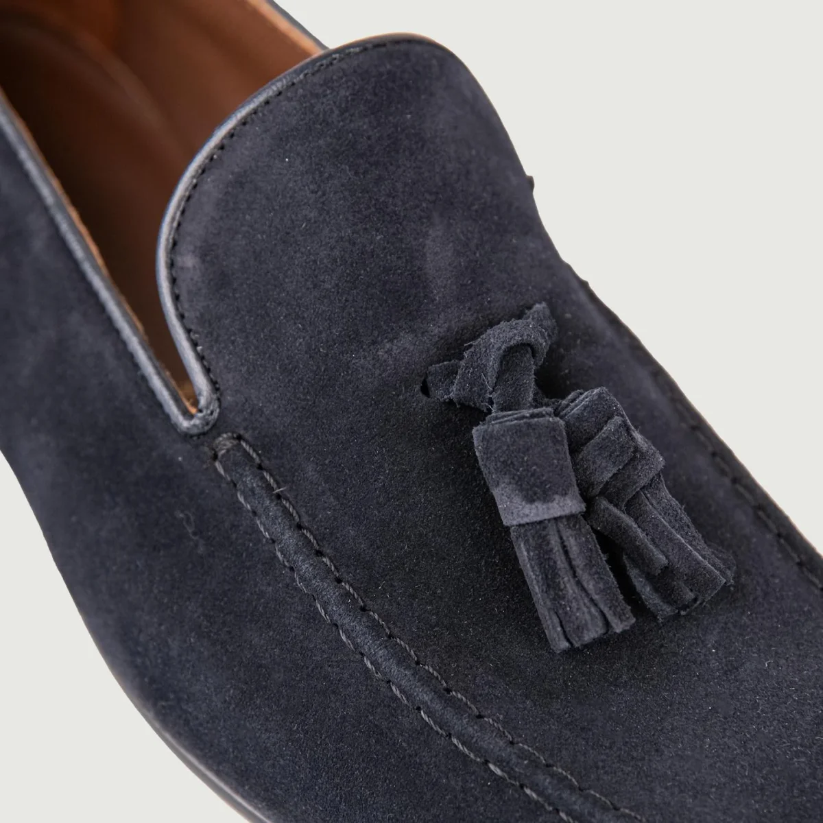 MOCASSINO SCAMOSCIATO CON NAPPINE BLU - immagine 5