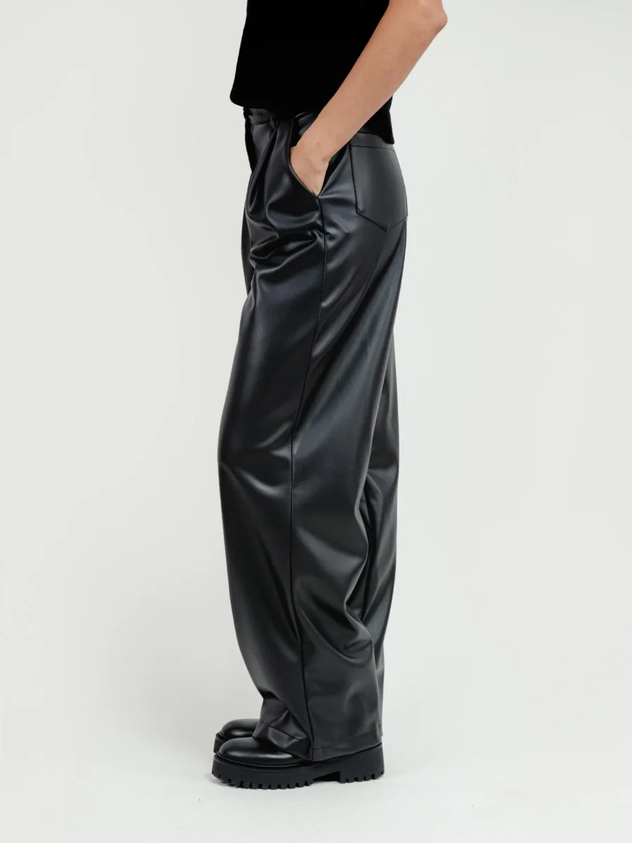PANTALONE A PALAZZO IN ECOPELLE NERO - immagine 4