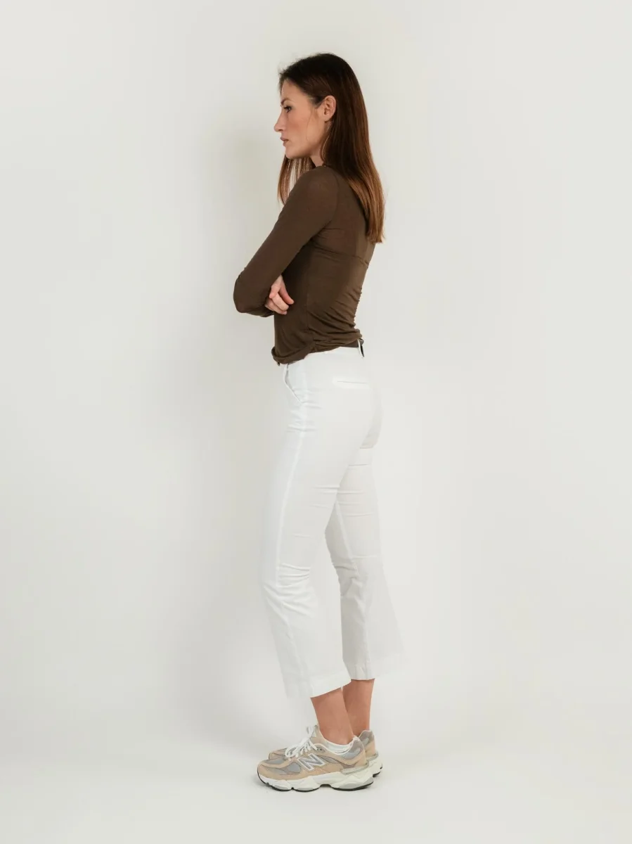 PANTALONE A TROMBETTA BIANCO IN COTONE - immagine 4