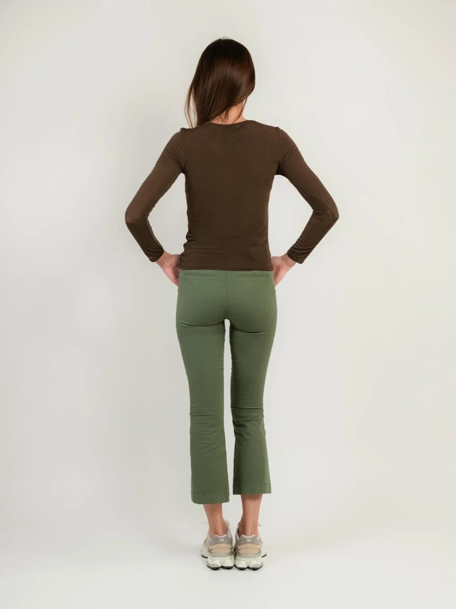 PANTALONE A TROMBETTA IN COTONE VERDE MILITARE - immagine 4