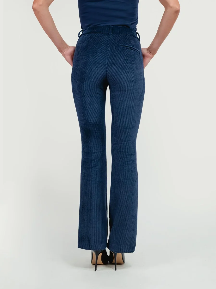 PANTALONE A ZAMPA IN VELLUTO A COSTE BLU - immagine 5