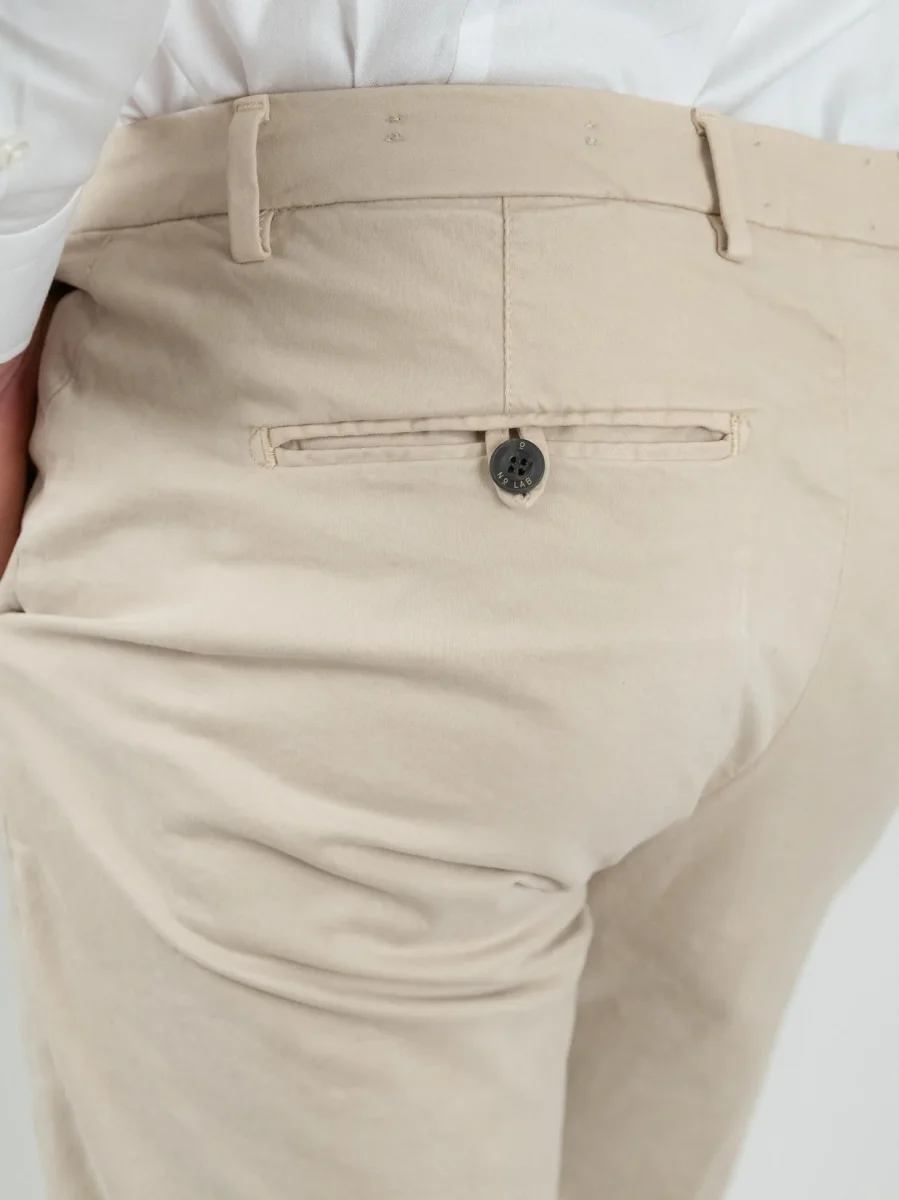 PANTALONE BEIGE CON TASCHE A FILO - immagine 5