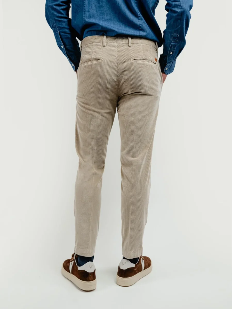 PANTALONE BROKER IN VELLUTO A COSTE BEIGE - immagine 4