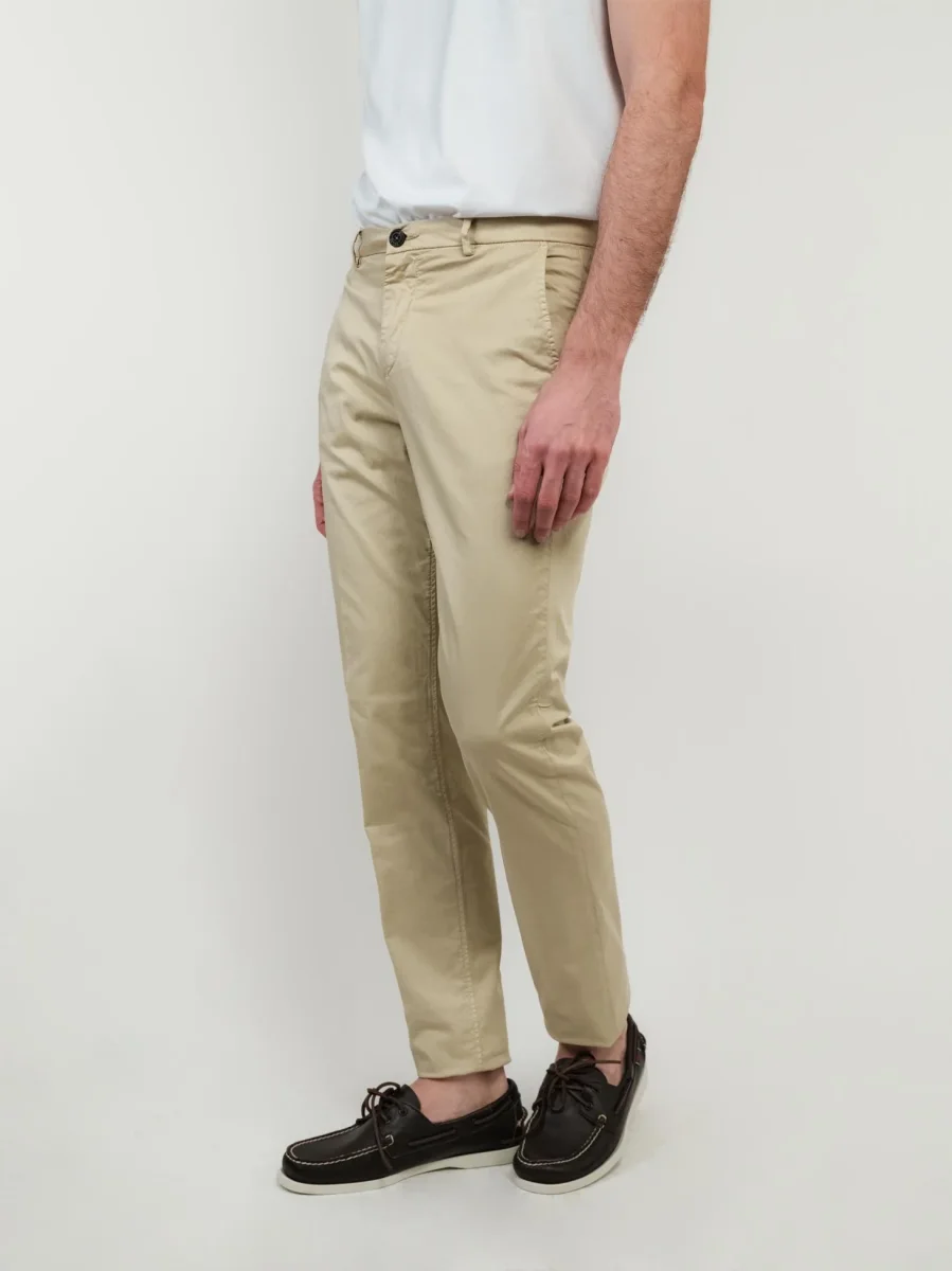 PANTALONE CHINOS IN COTONE BEIGE - immagine 4