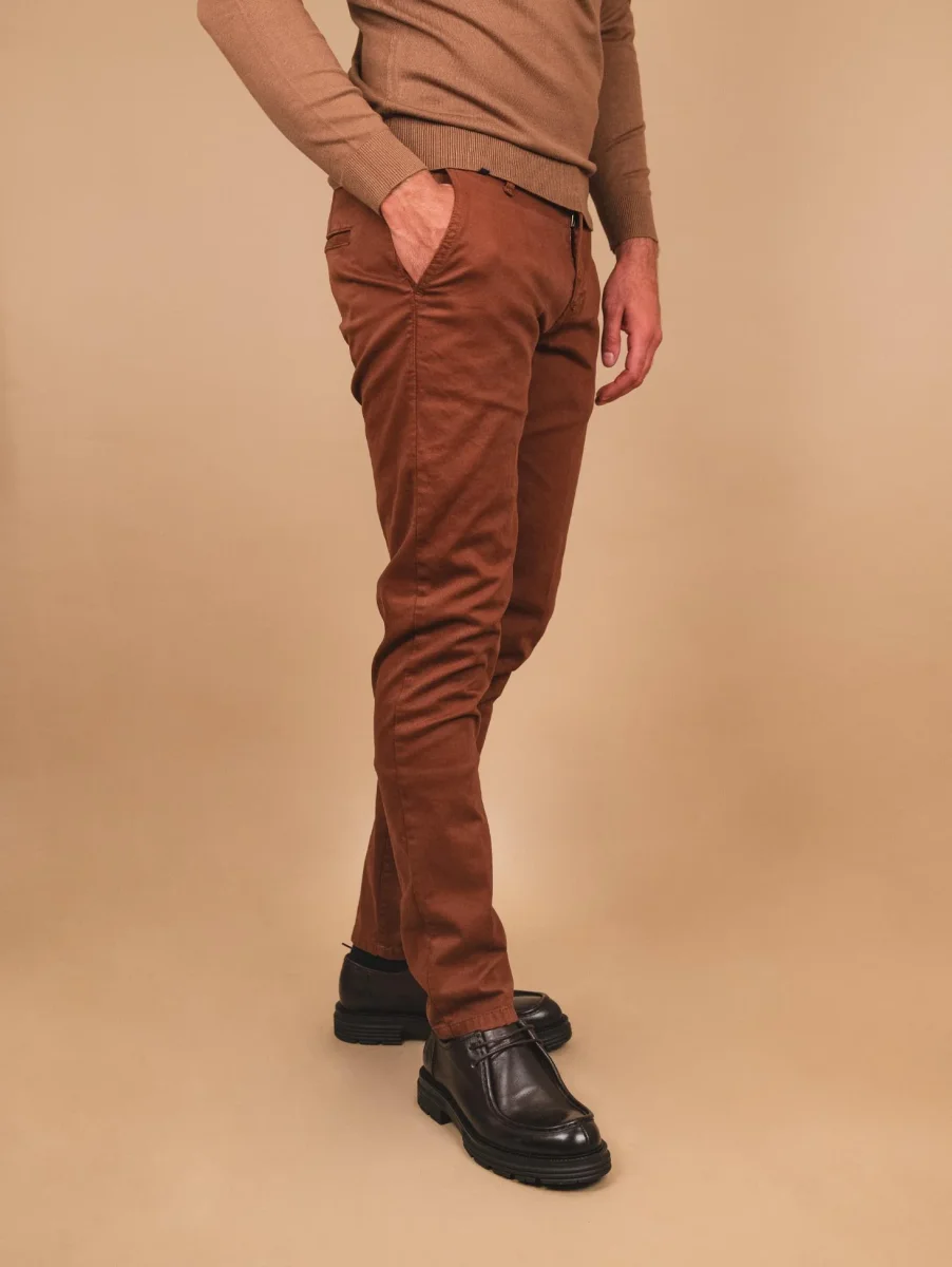 PANTALONE CHINOS IN COTONE LISCIO ELASTICIZZATO coccio - immagine 3