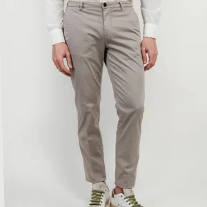 PANTALONE CHINOS IN COTONE TORTORA