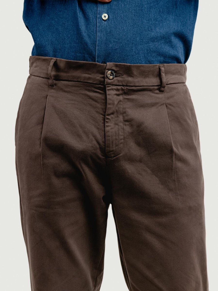 PANTALONE CON PENCES IN COTONE TESTA MORO - immagine 6