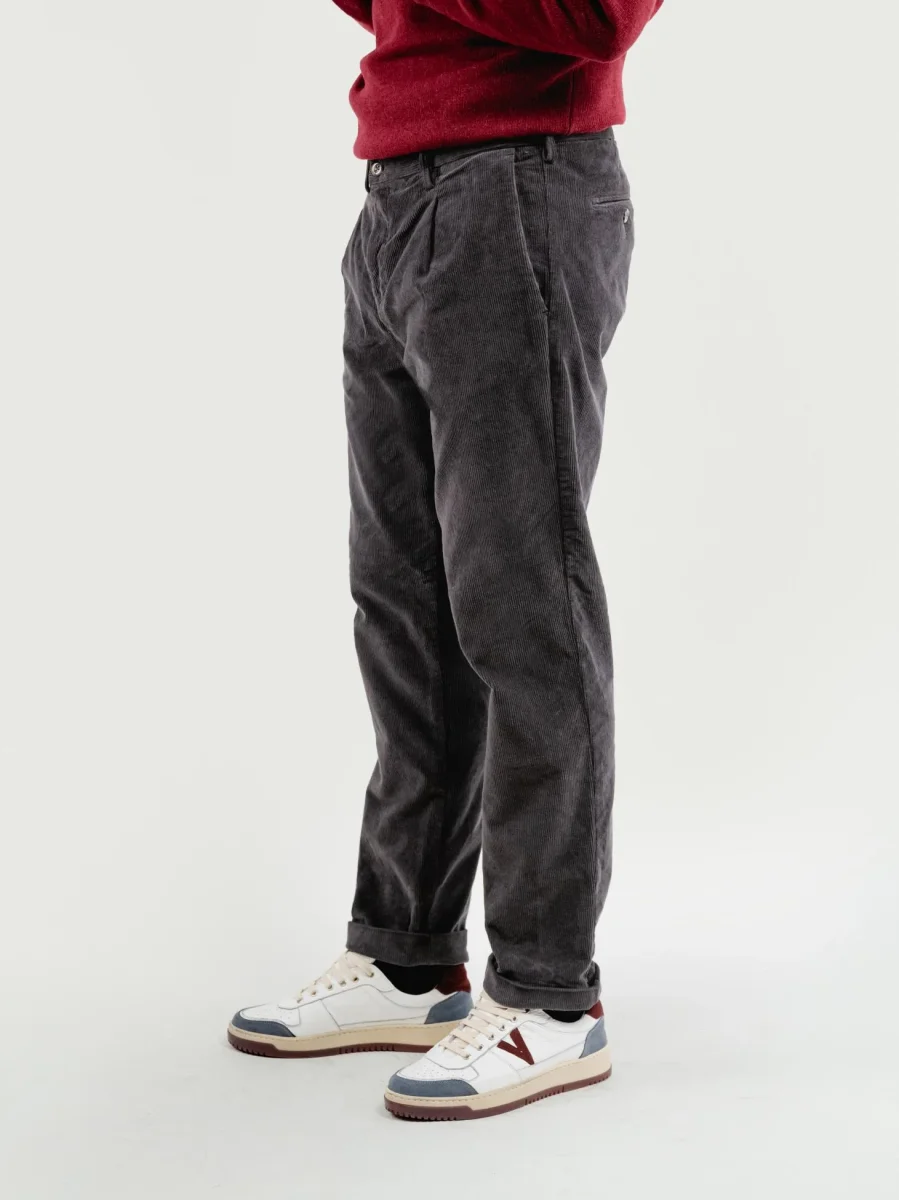 PANTALONE CON PENCES IN VELLUTO GRIGIO CANNA DI FUCILE - immagine 4