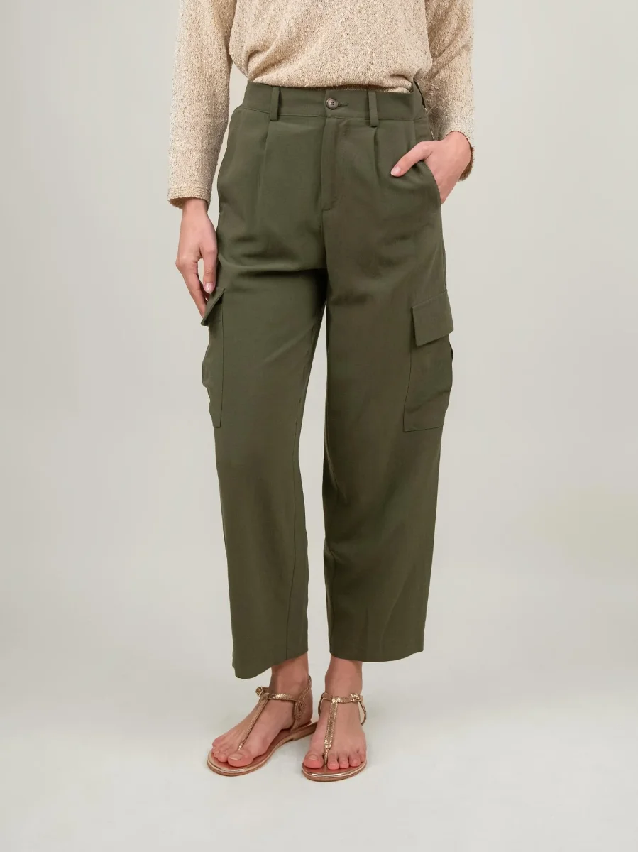 PANTALONE DRITTO STILE CARGO VERDE