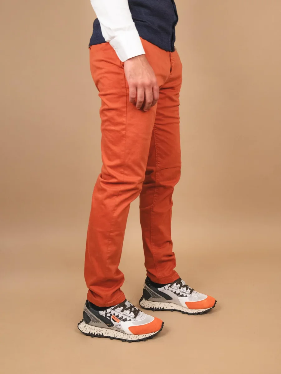 PANTALONE IN COTONE LISCIO MATTONE CON TASCA A FILO - immagine 4